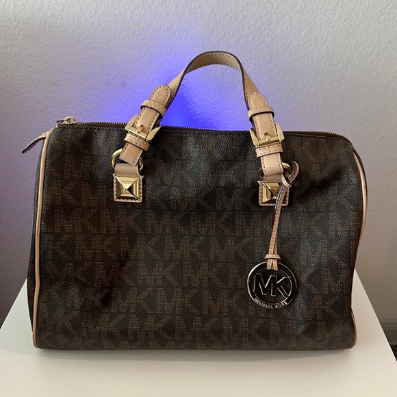MICHAEL KORS LARGE MONOGRAM SPEEDY - Picture 1 of 4